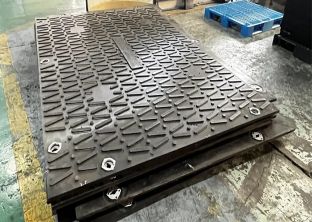 Overlapping Interlocking HDPE Ground Protection Mats Heavy Duty Rig Mat for Oil Drilling